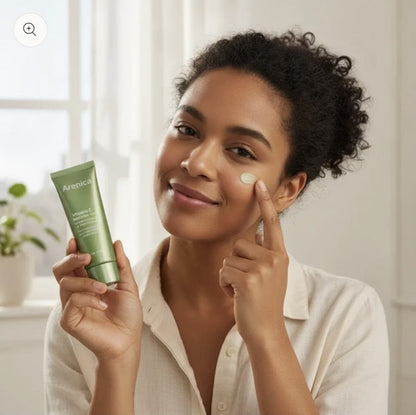 Crème Éclat Visage & Contour des Yeux Arencia - application visage